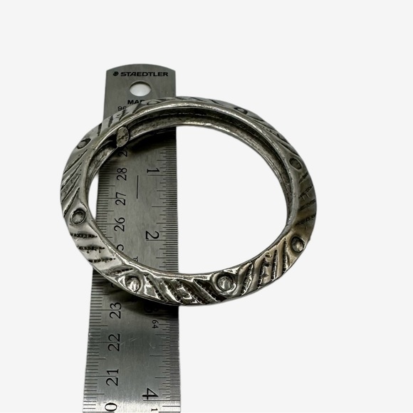 Robert Rose Bangle - Picture 9 of 15